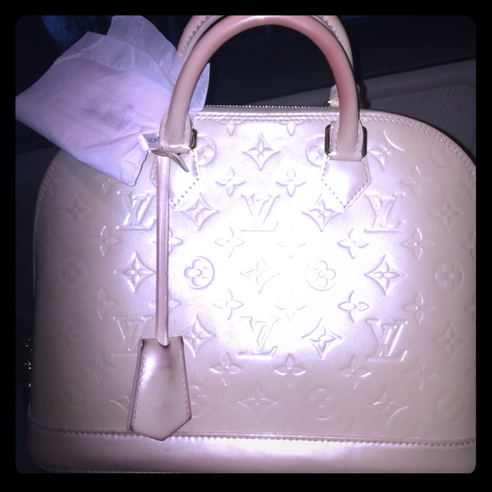 Louis Vuitton Alma MM vernis